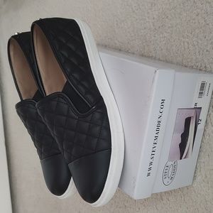 Steve Madden slip on sneaker